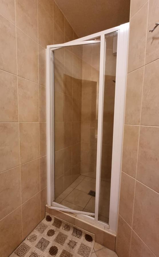 Relax Wellness Apartman Hajduszoboszlo Apartment Екстериор снимка