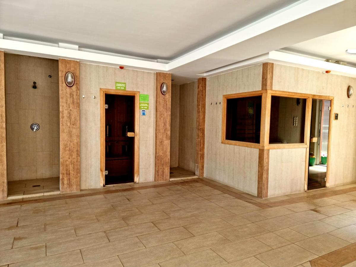 Relax Wellness Apartman Hajduszoboszlo Apartment Екстериор снимка